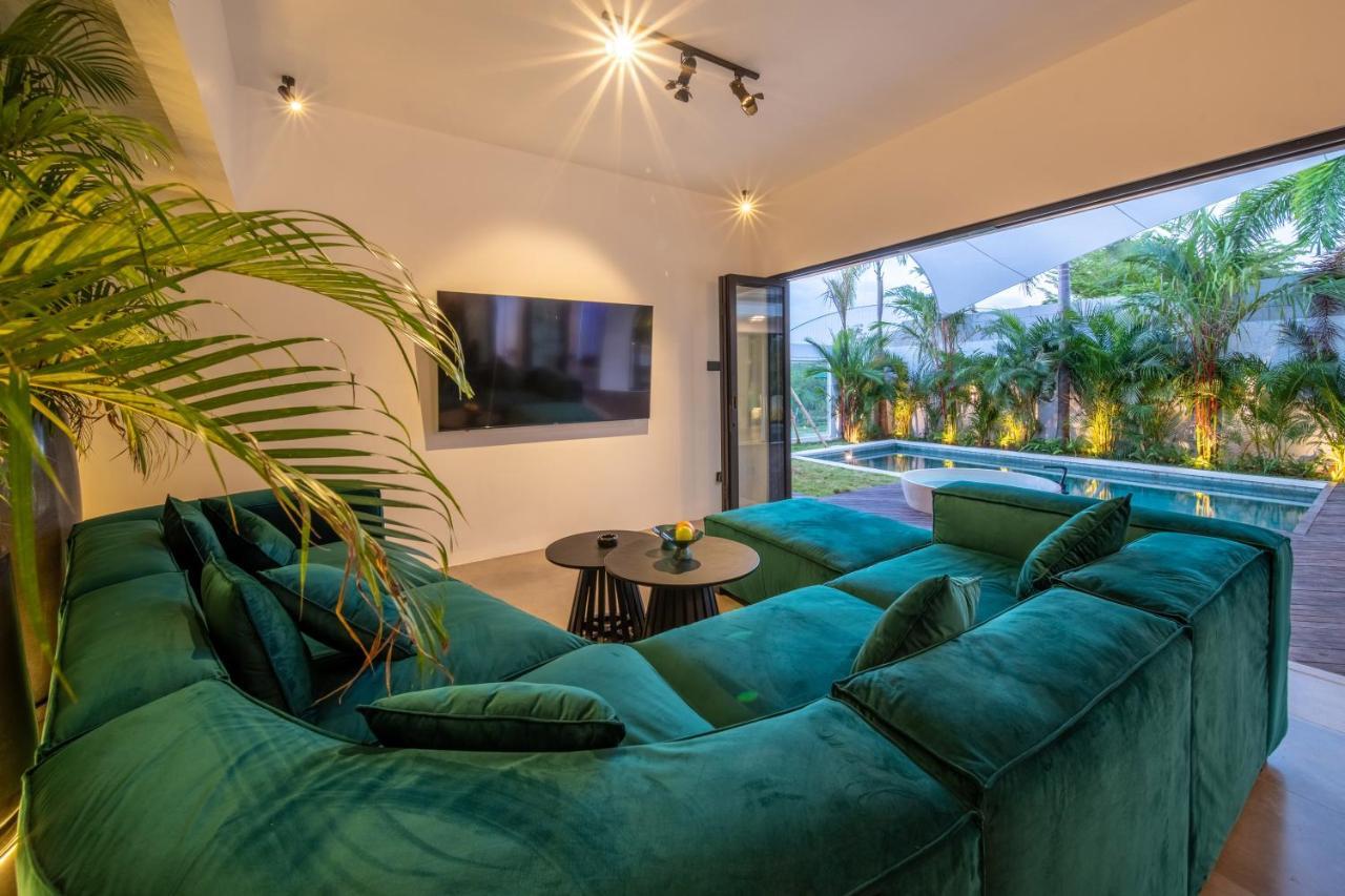 Rice Field View With Sauna Projector And Jacuzzi Unique Design Canggu Exterior foto